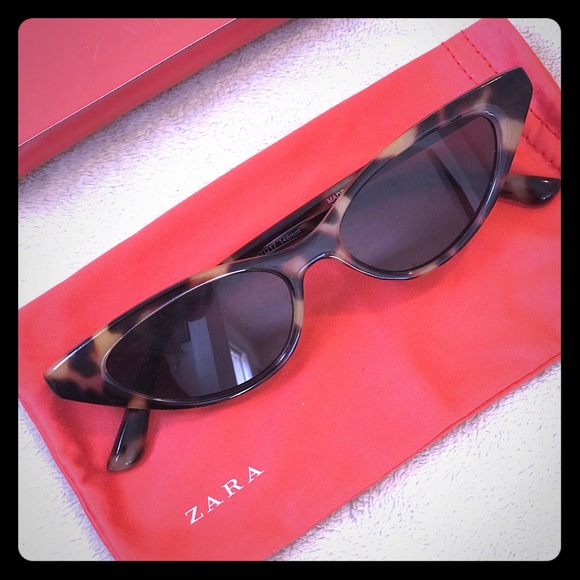 Zara Accessories - Zara Wild Leopard 🖤🐆🖤Cat Eye Sunglasses w Case